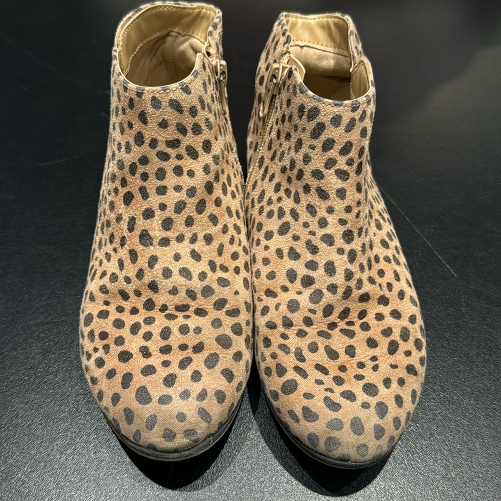 Girls size 2 Cat & Jack Spotted Boots